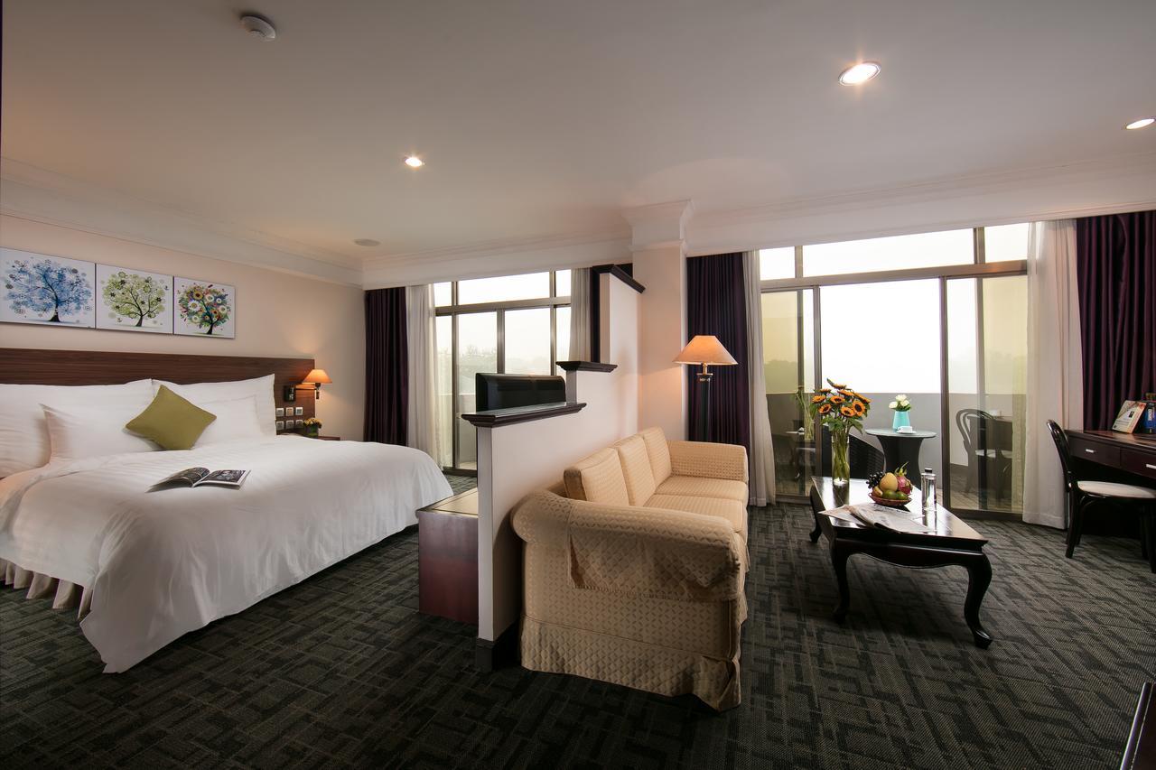 Lake Side Hotel Hanoi Buitenkant foto